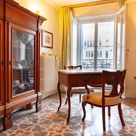 Apartment Ponte Di Rialto E Canal Grande-palazzo Benzon Venice