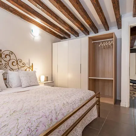 Apartamento San Giacomo Pied-a-terre House Venecia