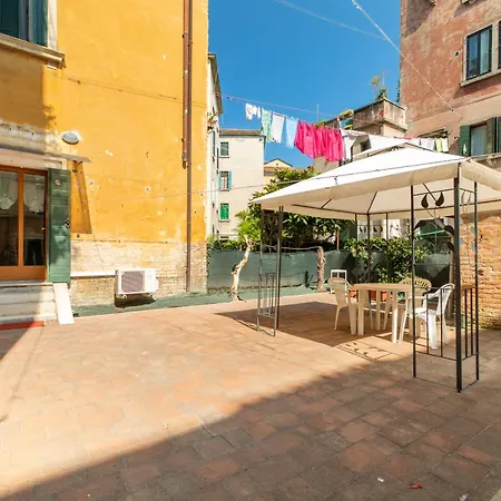 Max & Julia's House - Sant'elena Venice