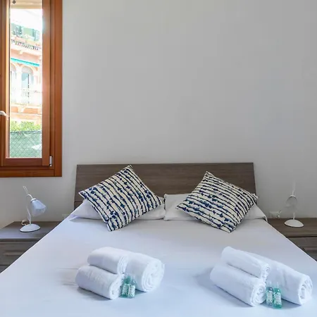 Max & Julia's House - Sant'elena * Venice