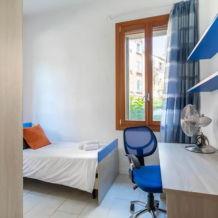 Max & Julia's House - Sant'elena Apartment *