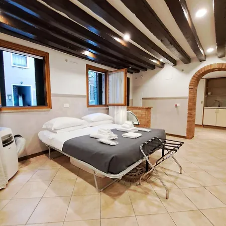Lovely And Quiet Cannaregio Apartment Venice