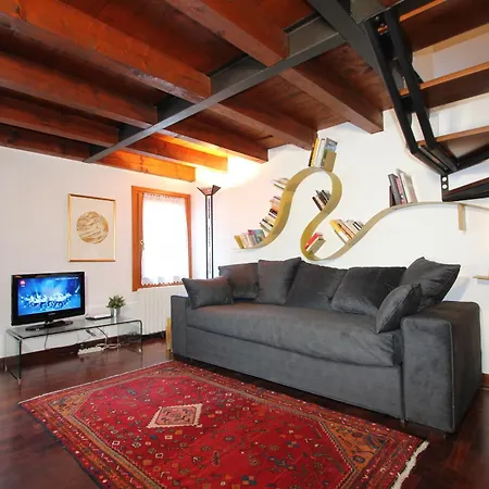 Frari Prestige Canal View Apartment Venice
