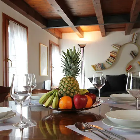 Frari Prestige Canal View Apartment