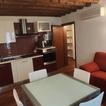 Ca' Botteri Apartment