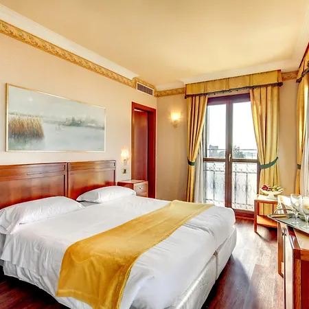 Panorama Hotel 4*