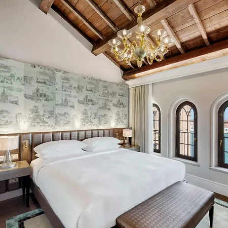 מלון Hilton Molino Stucky 5*
