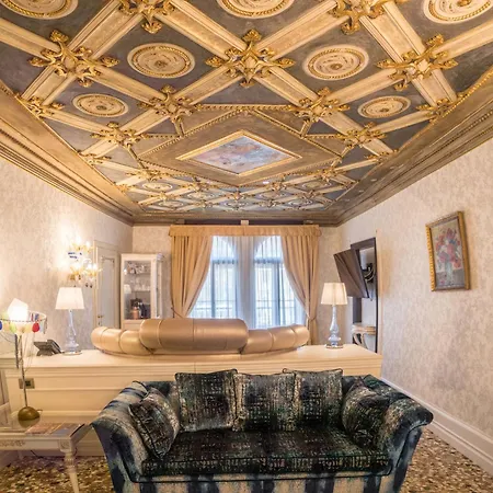 Egò Boutique The Silk Road