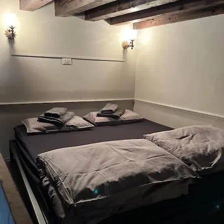 Biennale Do Pozzi Family Apartment Venice
