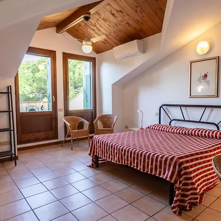 Il Lato Azzurro Hotel *