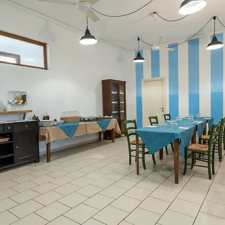 Il Lato Azzurro Hotel *