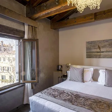 Aquarius - Ascend Collection Venedig