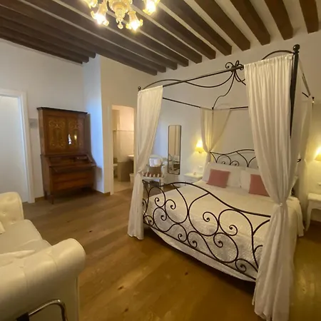 Residenza Corte Antica Bed & Breakfast *