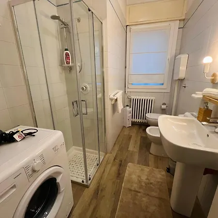 Gabriel House - Parking And Station Apartment *