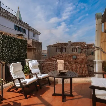 Attic Terrace San Square View Apartment *