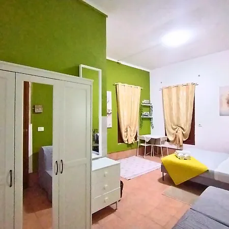 Pavarotti Bed & Breakfast *