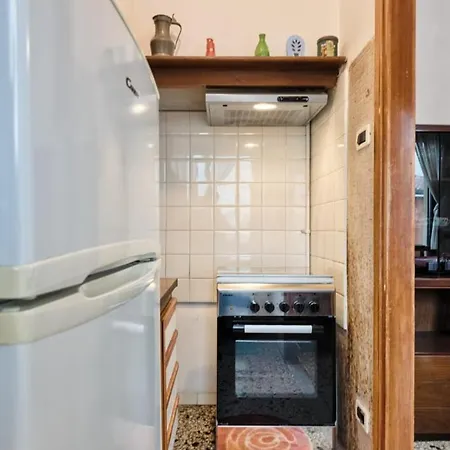 Easy Old Apartment Venice