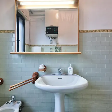 Easy Old Apartment
