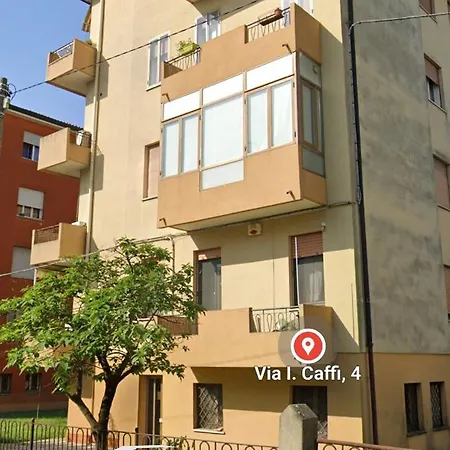 Easy Old Apartment *