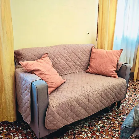 Tourist House *