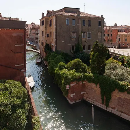 Luxury Pesaro Papafava Apartment Venice