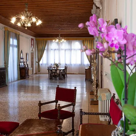 Luxury Pesaro Papafava Apartment *