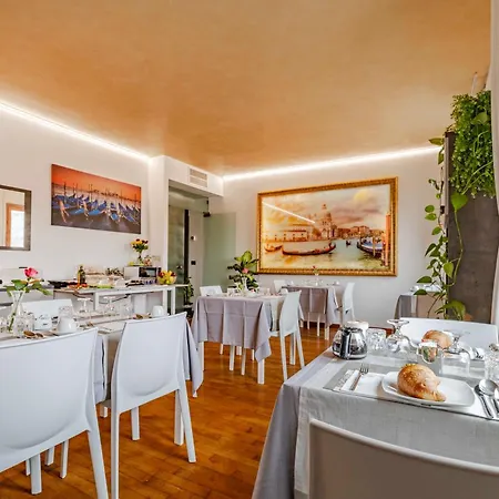 Venice Friends Bed & Breakfast *