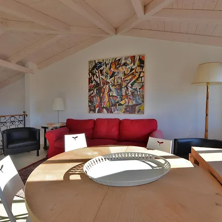 Homes & Holidays