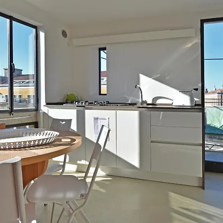 Homes & Holidays Apartment *