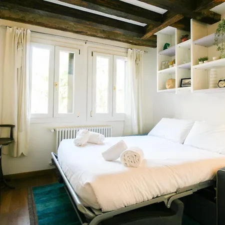 Uncharted - Ca' Borgoloco Apartment *
