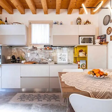 Holiday home Stylish House Near With Parking *