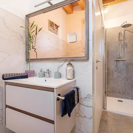 Stylish House Near With Parking Holiday home Venice