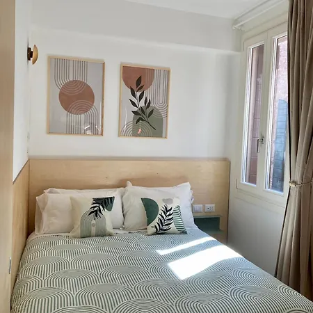 Hinc Domus - Historical Center Guest house