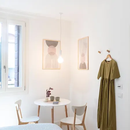 Hinc Domus - Historical Center Guest house *