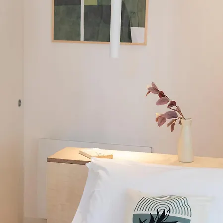 Hinc Domus - Historical Center Guest house *