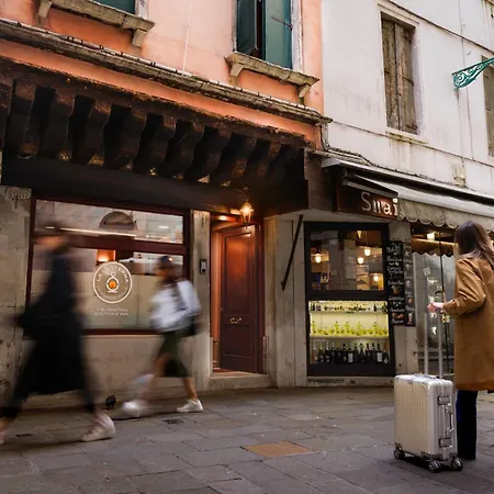 Lanterna Di Marco Polo Bed and Breakfast 3*