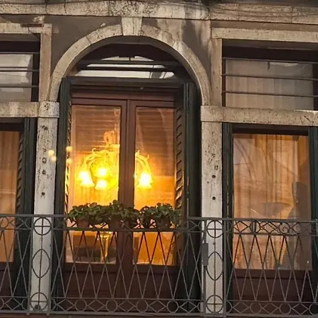Luxury San Firmino Canal View Bed & Breakfast Venetië