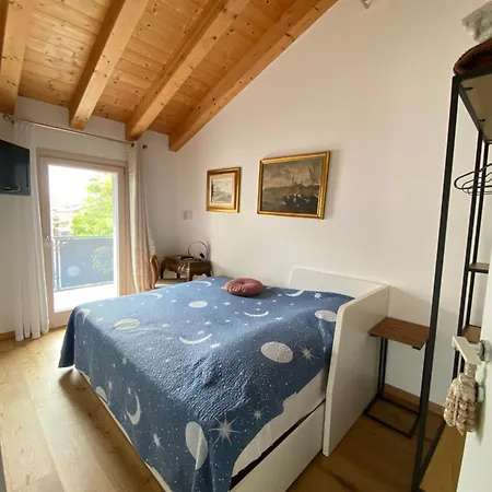 Holiday home Stylish House Near With Parking