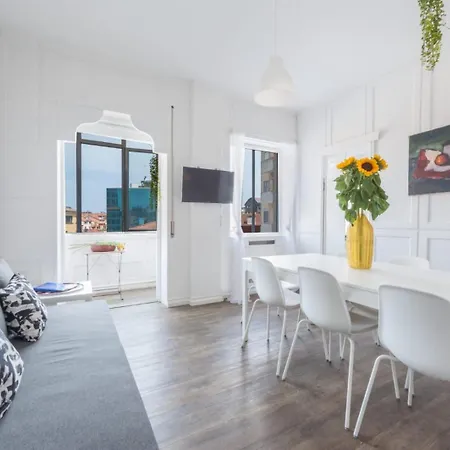 Attico Con Terrazza Mestre By Bricola