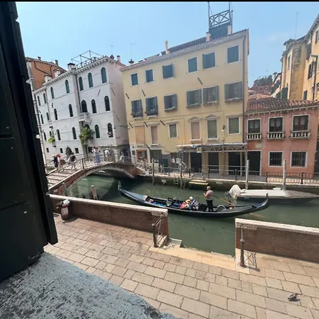 Luxury San Firmino Canal View Venetië