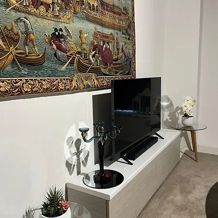 Lucky House Apartment *