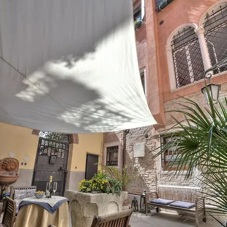 Ca' Della Corte 2*