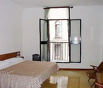 Caneva Hotel *