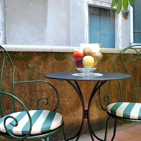 Palazzo Del Giglio Hotel