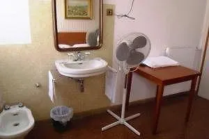 Hotel Leonardo 2*