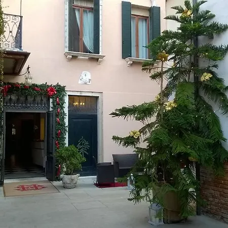 Sant'antonin Hotel
