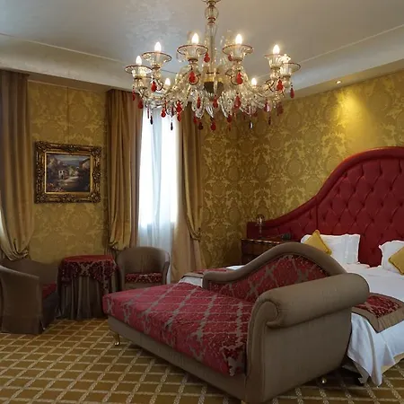 Hotel Pesaro Palace