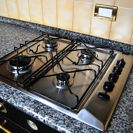 Ca' Petrona Apartment *