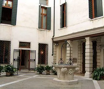 Bed & Breakfast Foresteria Levi Benátky