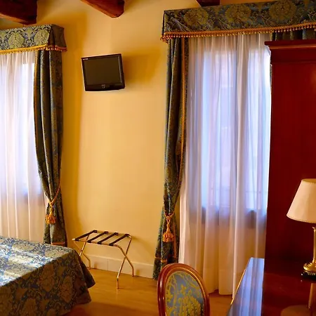 Le Marie Guest house 2*
